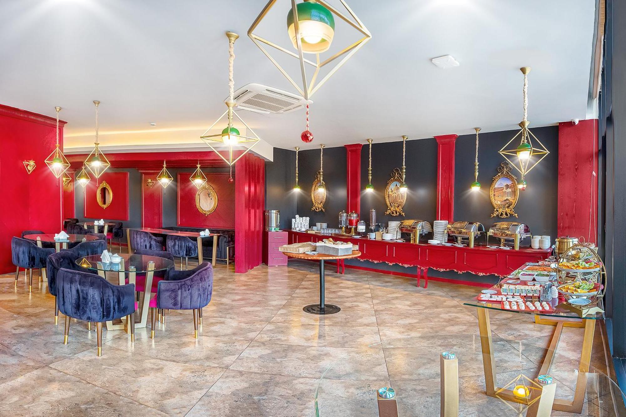 Denis Hotel Тбилиси Екстериор снимка