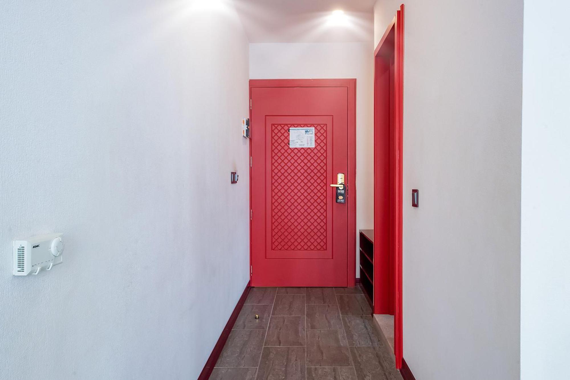 Denis Hotel Тбилиси Екстериор снимка